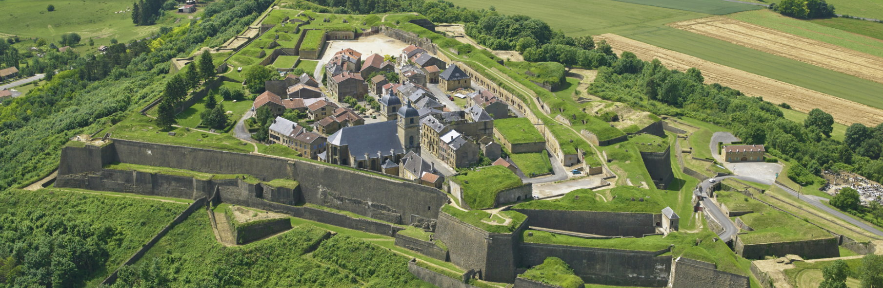 Vue aérienne de la citadelle - ©leuropevueduciel